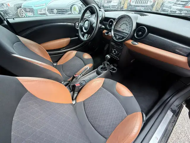 Mini Hatch view 12