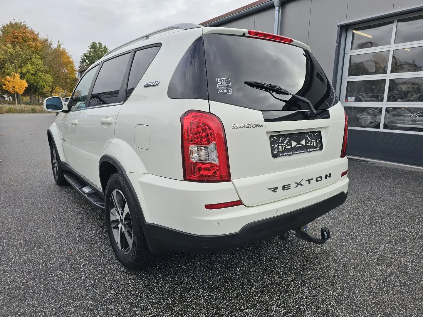 SsangYong Rexton Executive 4WD Automatik*Leder*Navi*AHK* Weiß - 2