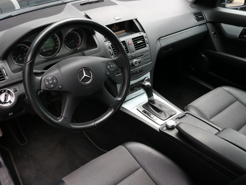 Mercedes-Benz C 180 CGI BlueEFFICIENCY Business Class Avantgarde — photo 3