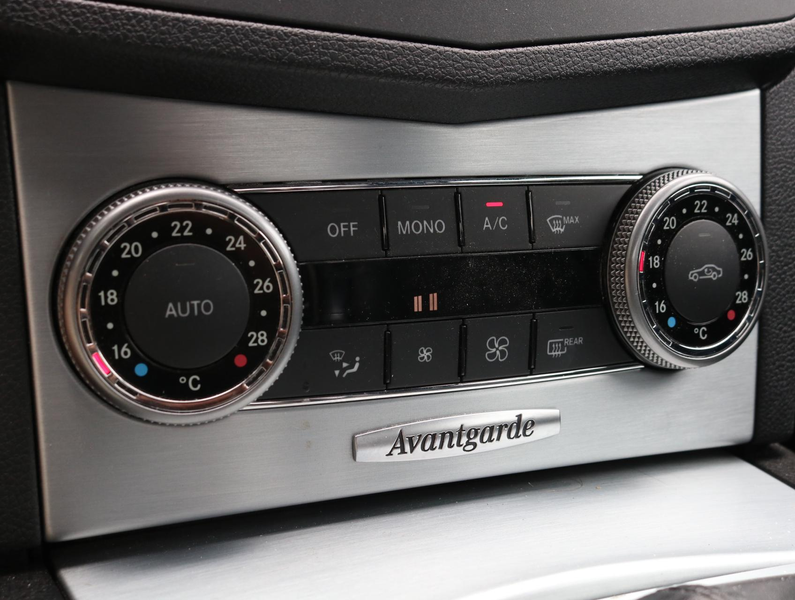 Mercedes-Benz C 180 CGI BlueEFFICIENCY Business Class Avantgarde — photo 4