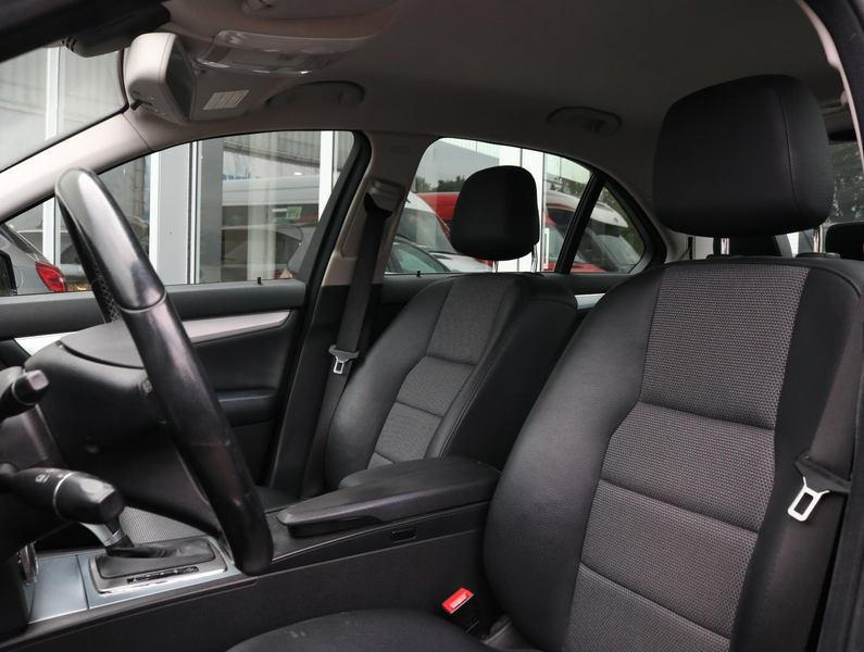 Mercedes-Benz C 180 CGI BlueEFFICIENCY Business Class Avantgarde — photo 2