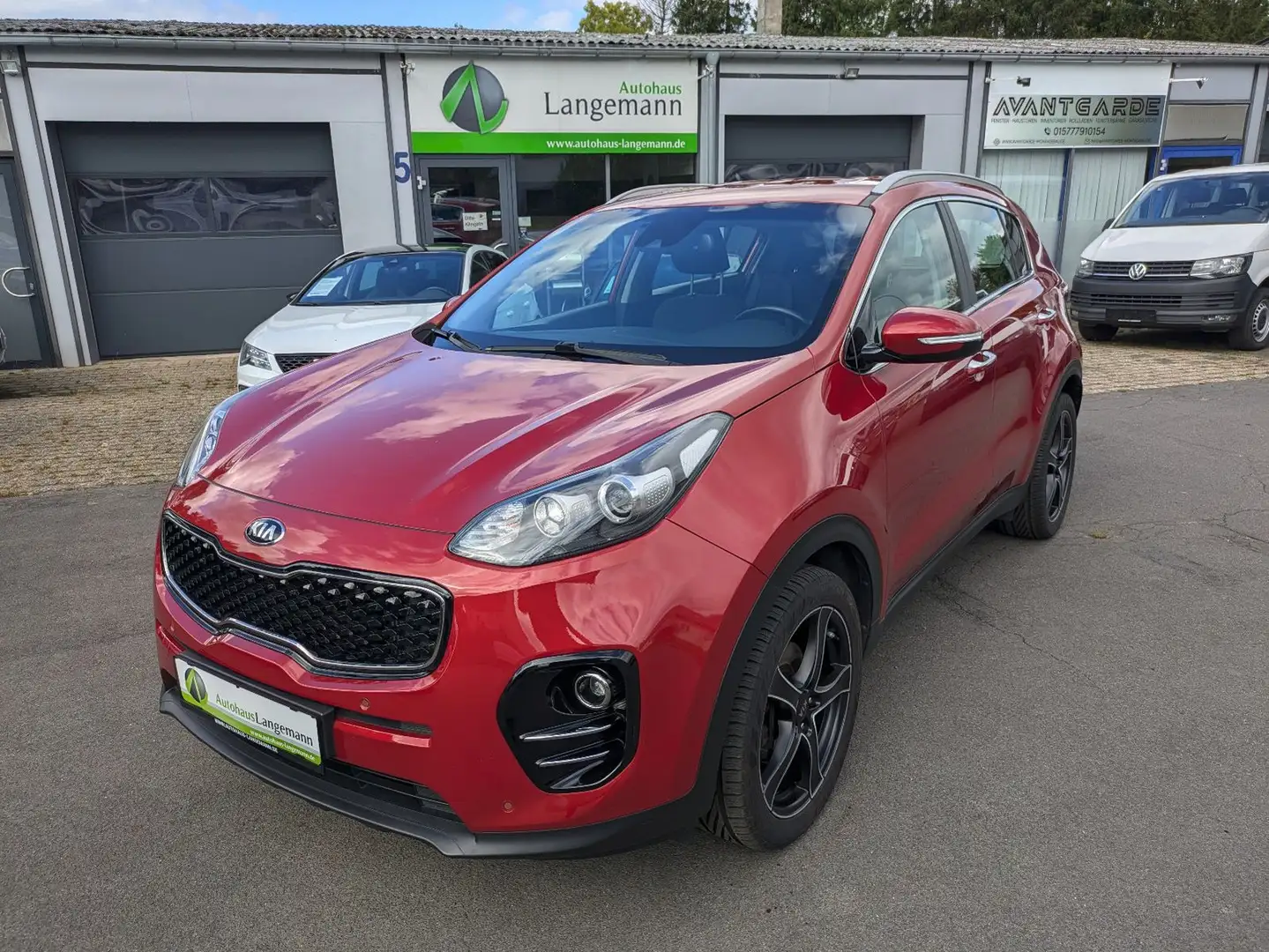 Kia Sportage Vision 2WD 2.0 CRDI NAVI Tempomat AHK Rot - 1