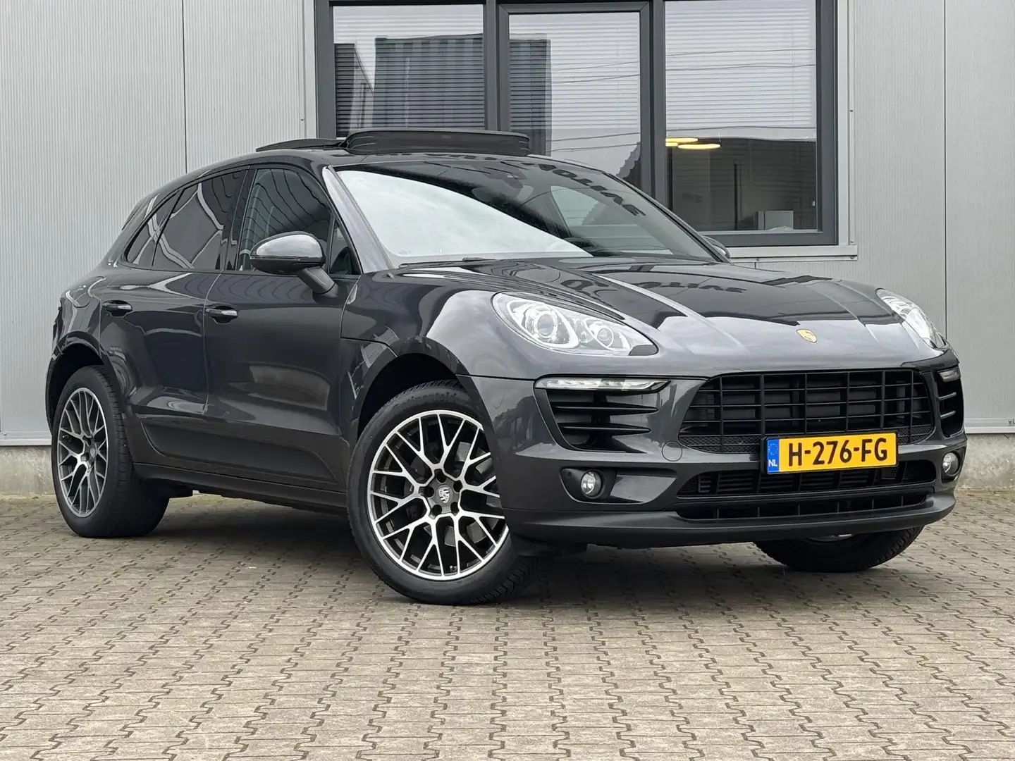 Porsche Macan 2.0 252 PK | Pano | Nappa Leder | 20 inch | PDLS | Grijs - 2