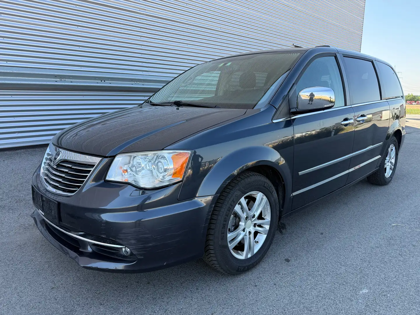 Lancia Voyager 3,6 V6 Platinum Aut. ID:140 Blau - 2