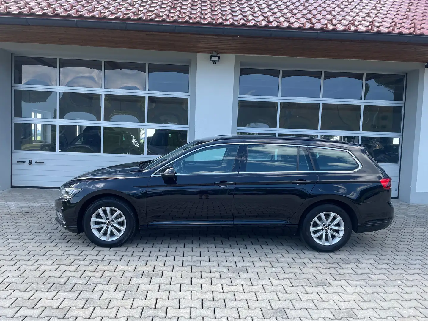 Volkswagen Passat Variant Business 2,0 TDI *RFK*APP*NAVI*ACC*SITZHZ* Noir - 2