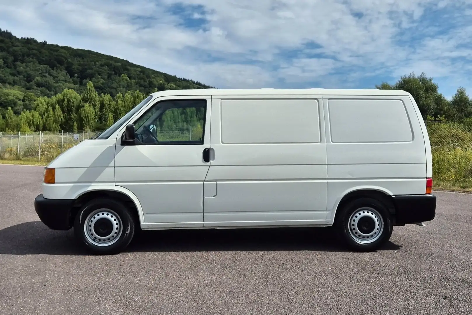 Volkswagen T4 VW T4 2.5 TDI, 1.Hand, orig 46 tkm, Kühler. Weiß - 2