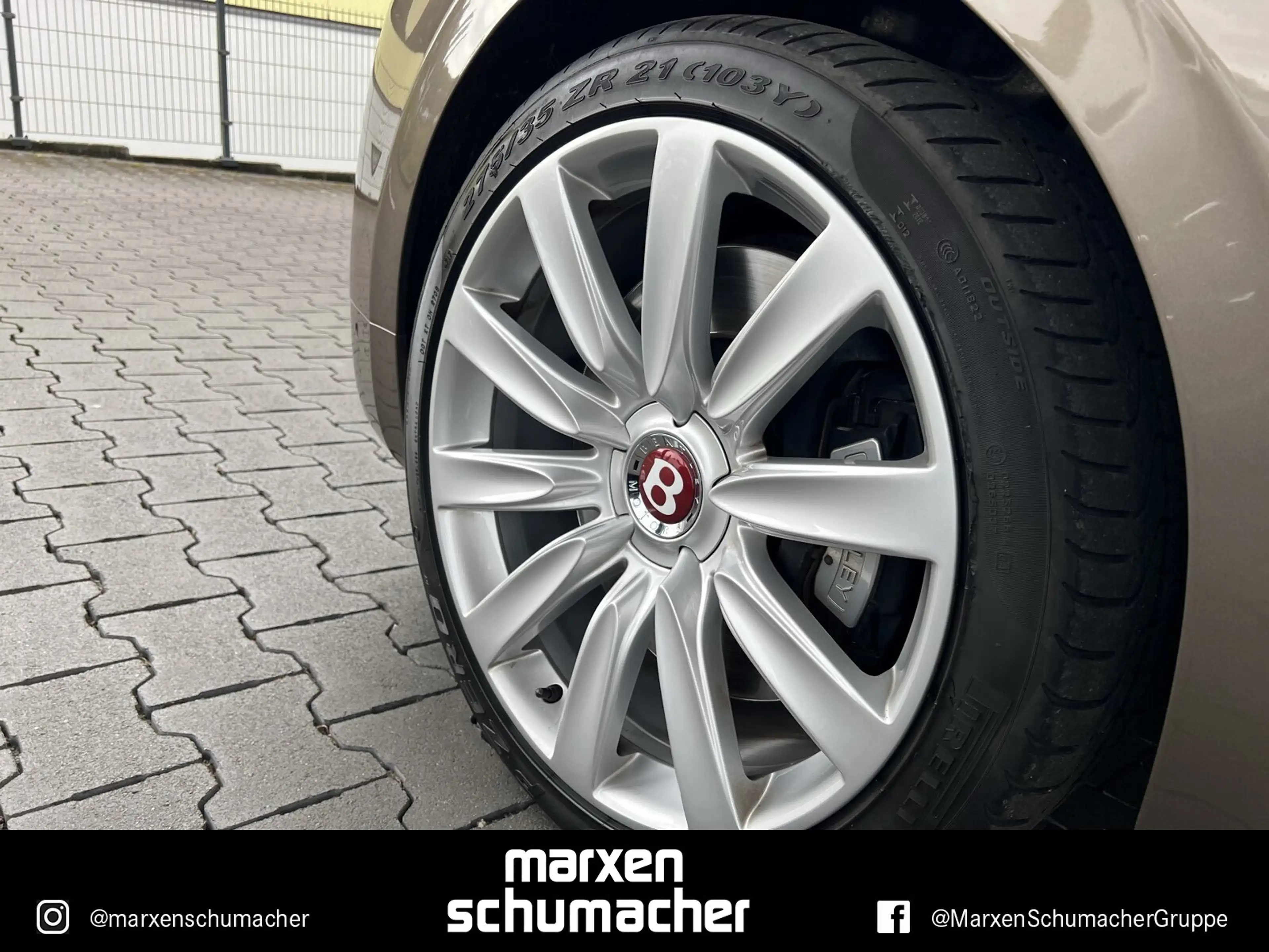 Bentley Flying Spur Flying Spur V8 S 4WHEEL Massage+CruiseControl+4W — photo 7