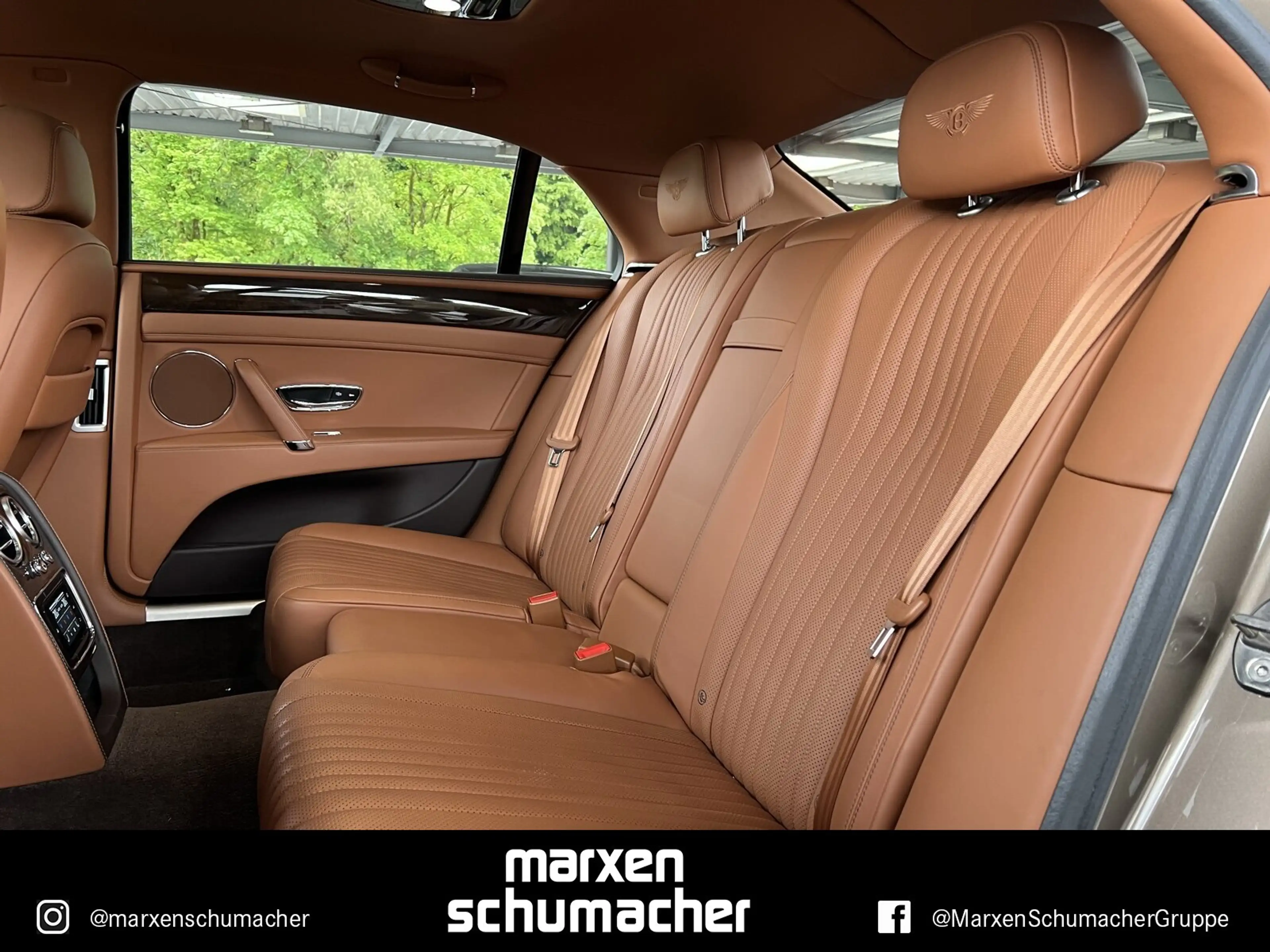 Bentley Flying Spur Flying Spur V8 S 4WHEEL Massage+CruiseControl+4W — photo 12