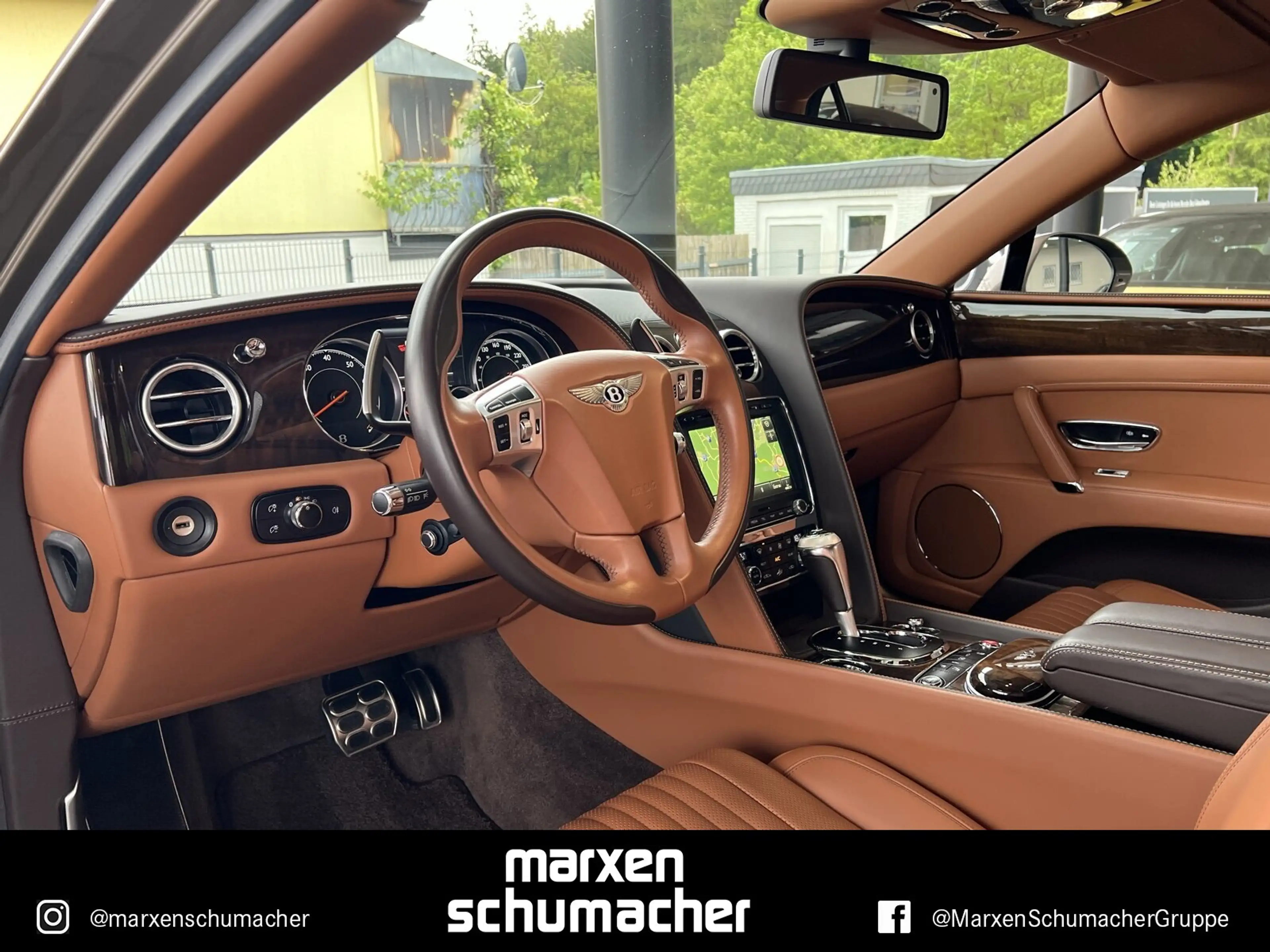 Bentley Flying Spur Flying Spur V8 S 4WHEEL Massage+CruiseControl+4W — photo 9