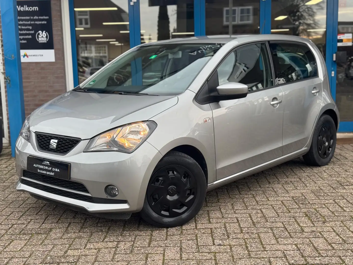SEAT Mii 1.0 Style Intense 2018 GRIJS AIRCO Bleutooh APK NA Grijs - 2