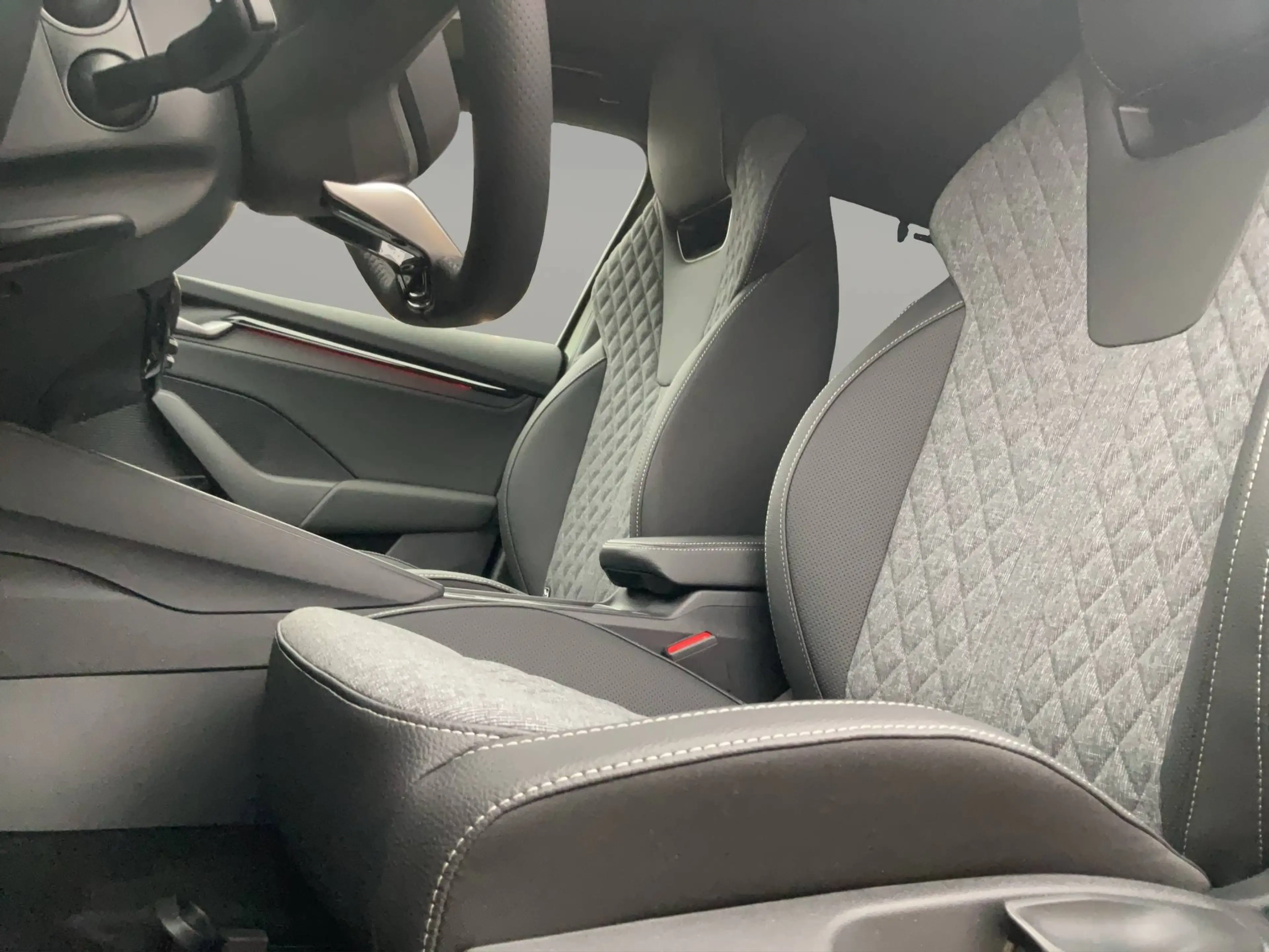 Skoda Octavia Combi Sportline 30 Jahre 1,5 TSI mHEV 110 kW 7-Gang-DSG — photo 18