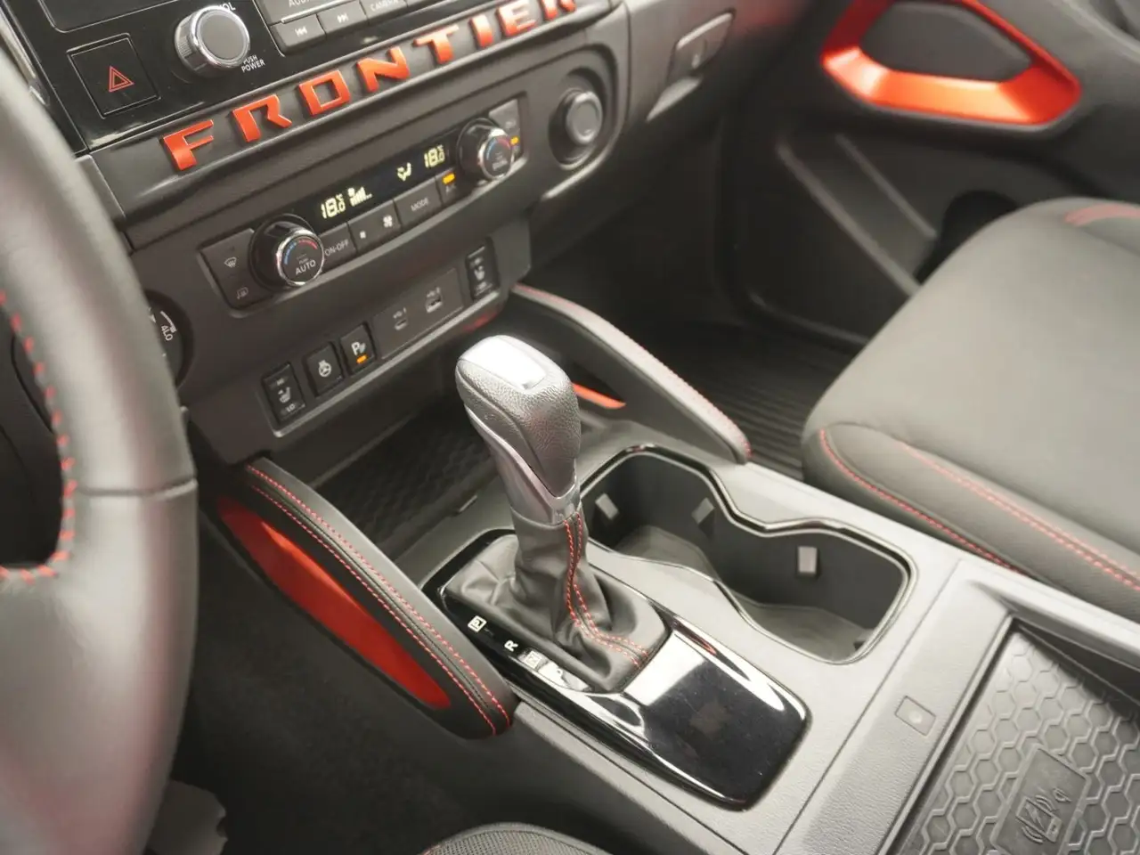 Nissan Frontier снимка Nissan Frontier