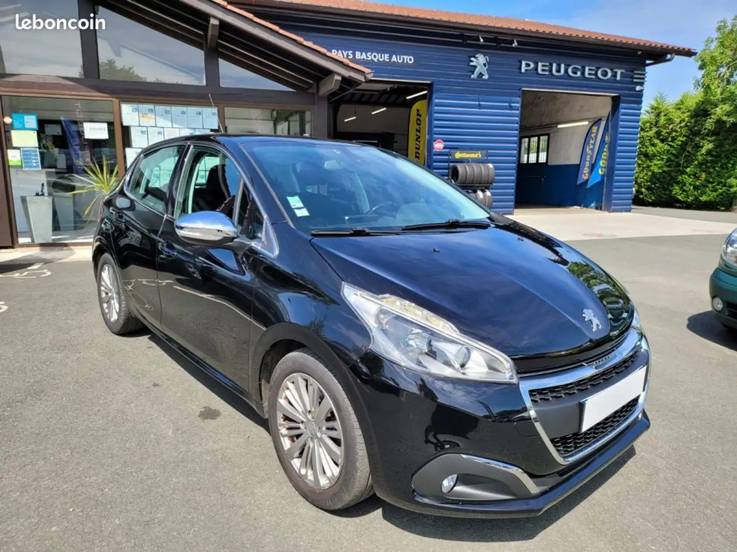 Peugeot 208 1.2 PureTech 110 Allure Negro - 1