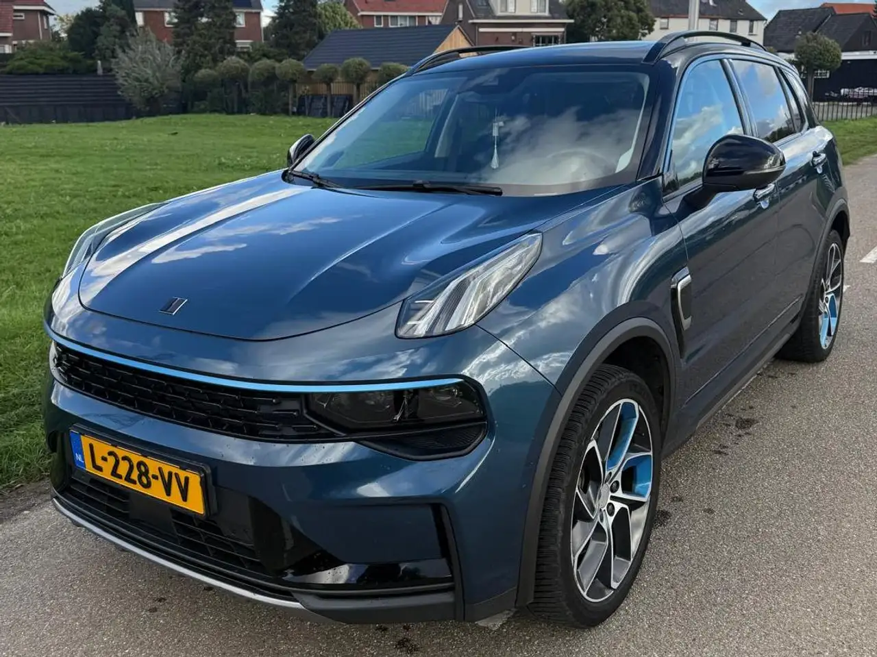Lynk & Co 01