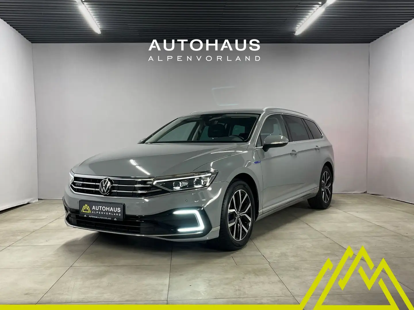 Volkswagen Passat Variant GTE 1,4 TSI PHEV DSG ***ACC | Matrix-LED*** Silber - 1
