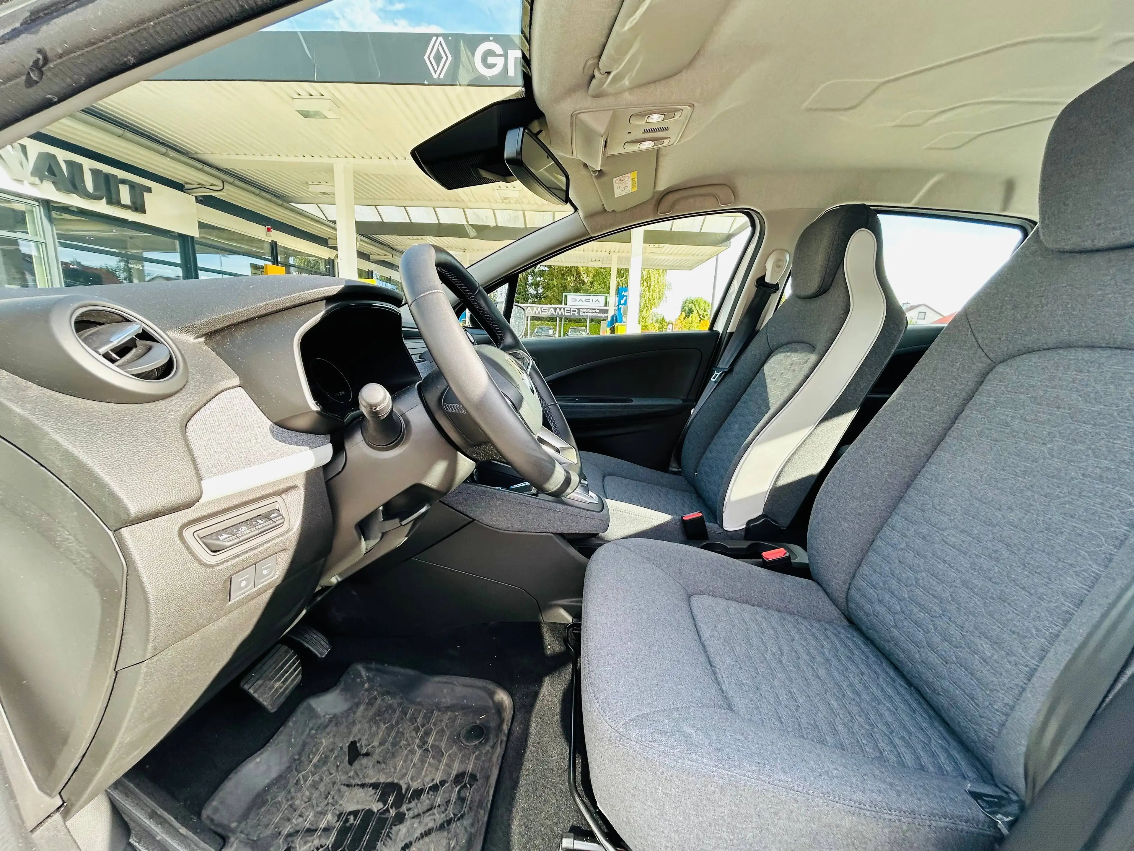 Renault ZOE Evolution — photo 7