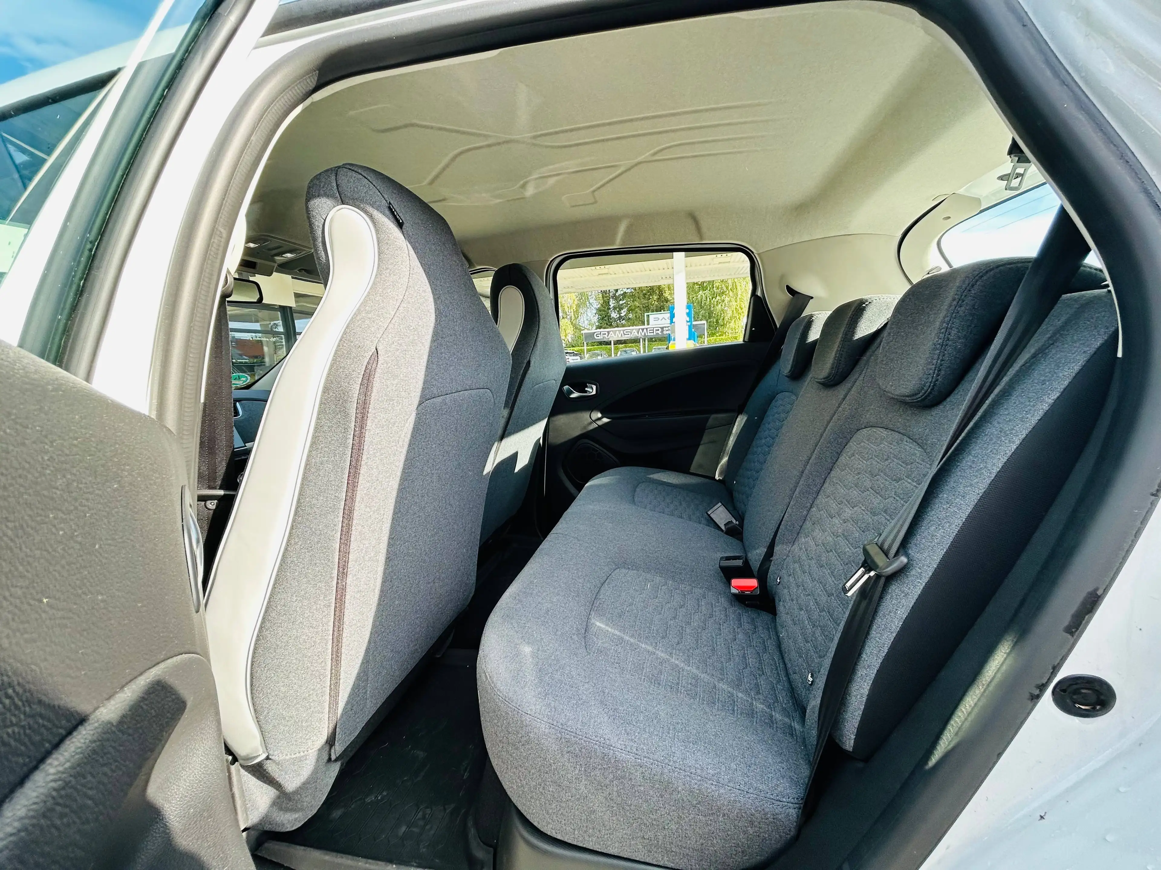 Renault ZOE Evolution — photo 8