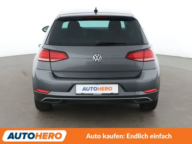 Volkswagen Golf view 5