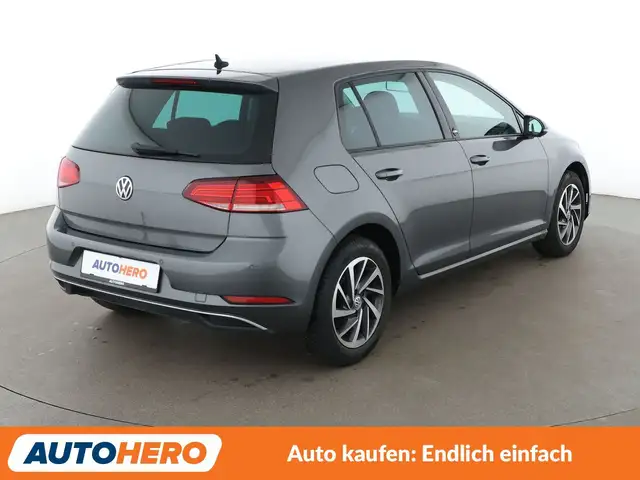 Volkswagen Golf view 6
