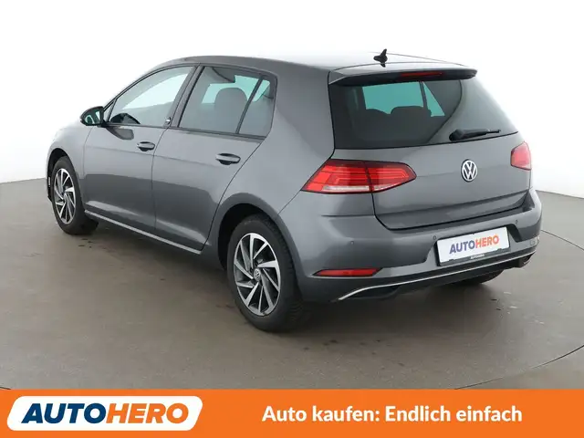 Volkswagen Golf view 4