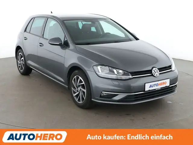 Volkswagen Golf view 8