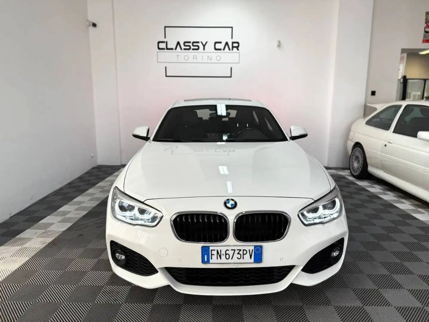 BMW 125 125i Msport 224cv 3p auto Bílá - 2