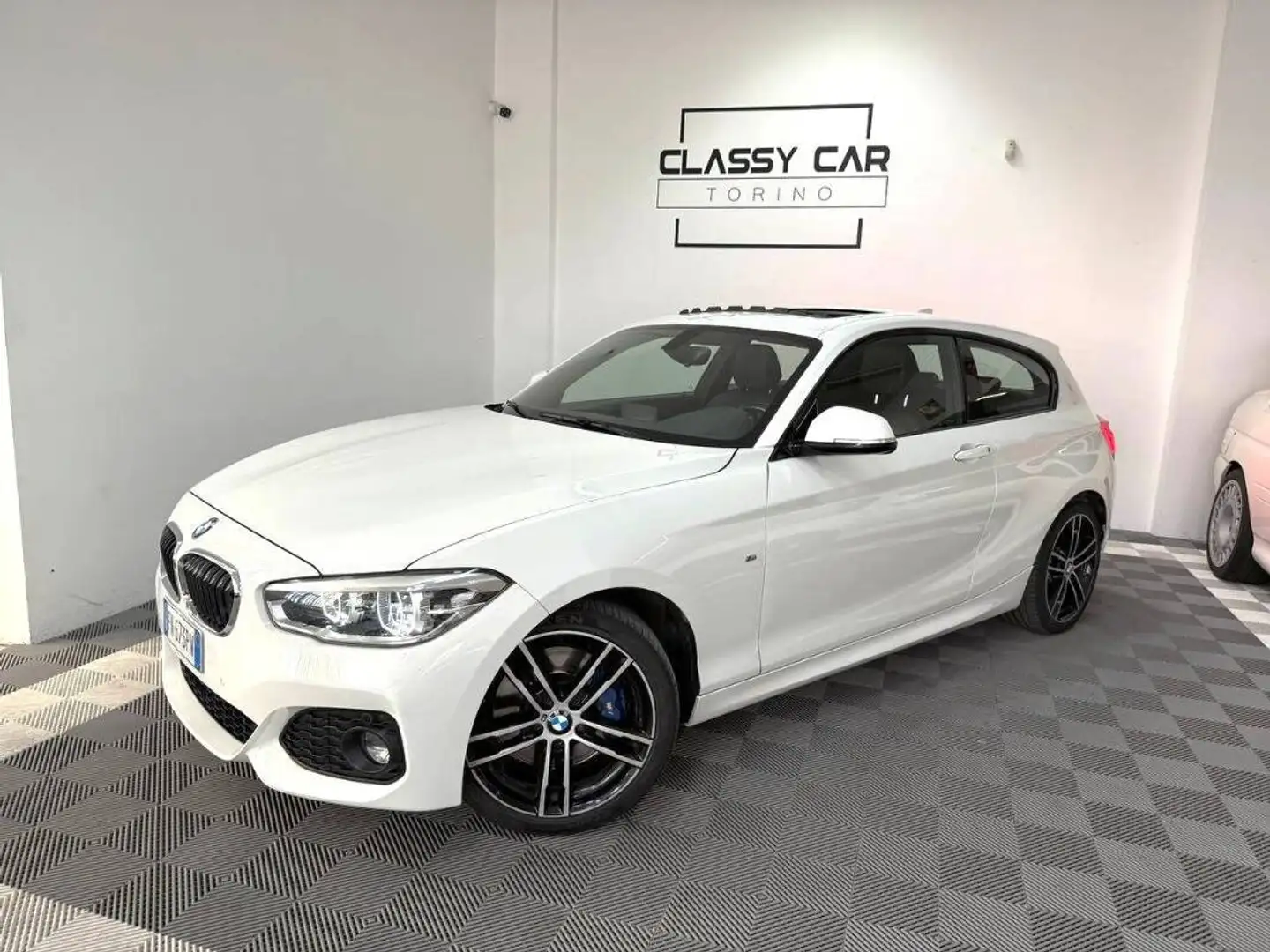 BMW 125 125i Msport 224cv 3p auto Bílá - 1