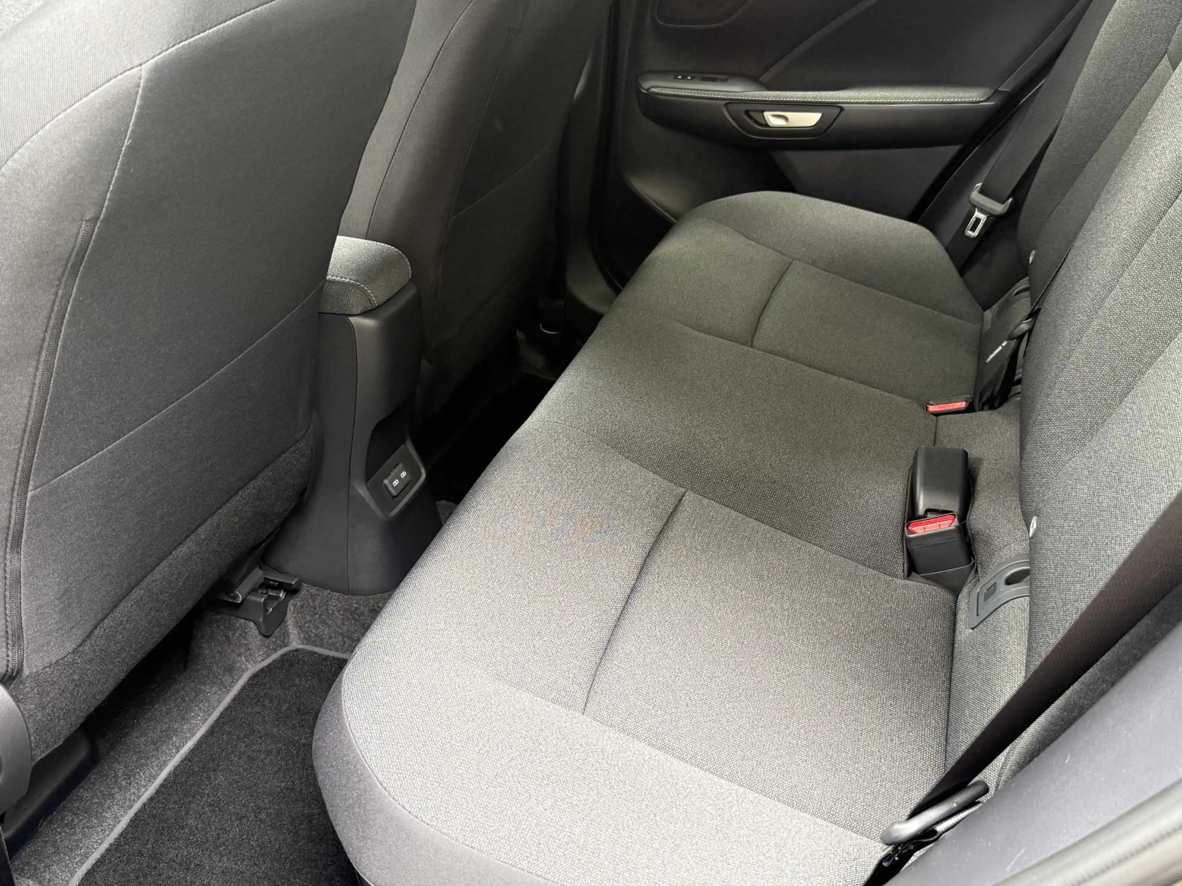 Lexus LBX 1.5 AUTOMAAT | Navigatie | Cruise Control | Climat — photo 21