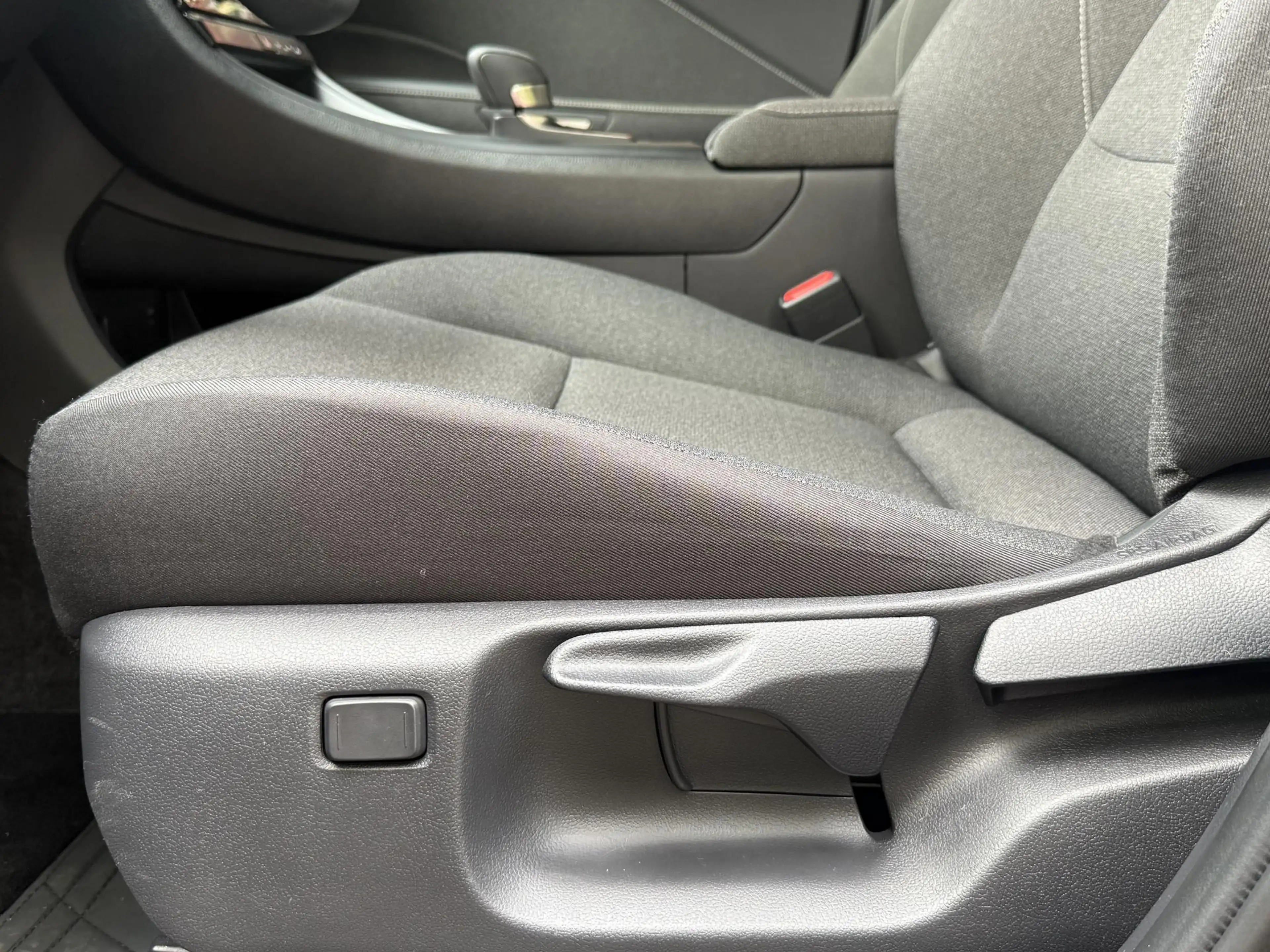 Lexus LBX 1.5 AUTOMAAT | Navigatie | Cruise Control | Climat — photo 13