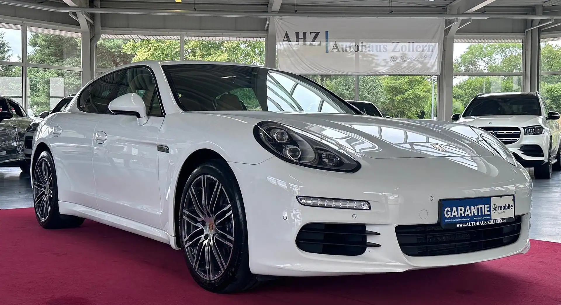 PORSCHE Panamera