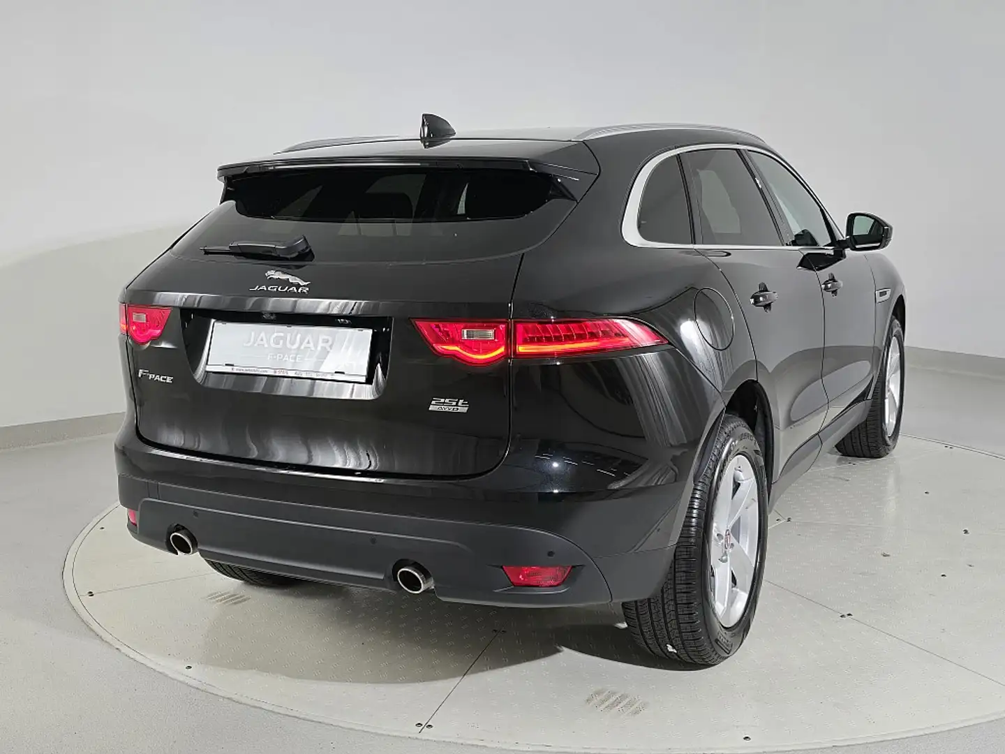 Jaguar F-Pace 25t AWD Pure Aut. | Auto Stahl Wien 22 Schwarz - 2
