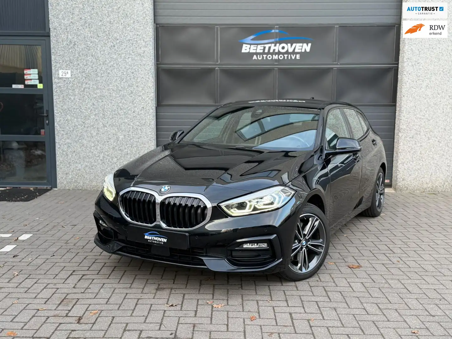 BMW 118 1-serie 118i M Sport | Led|Carplay |Sportstoelen Noir - 1
