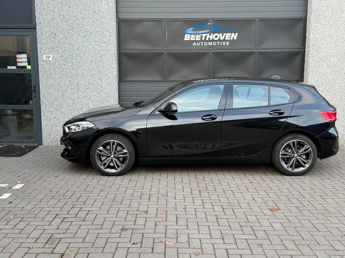 BMW 118 1-serie 118i M Sport | Led|Carplay |Sportstoelen Noir - 2