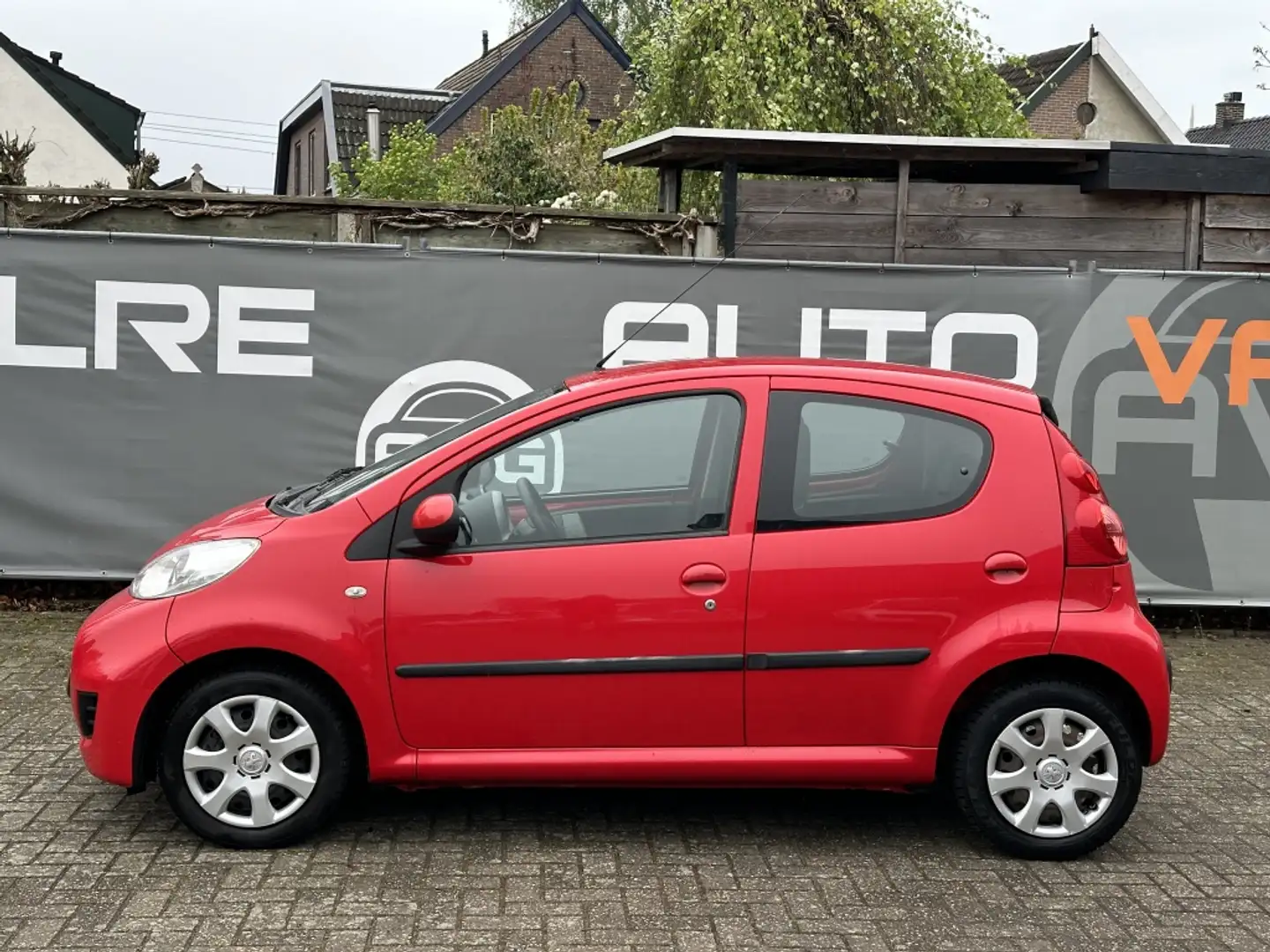 Peugeot 107 1.0-12V XS 5DRS*APK*NIEUWE KOPPELING Červená - 2