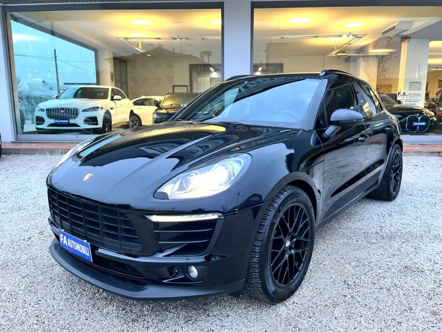 Porsche Macan 3.0 Diesel S Nero - 2