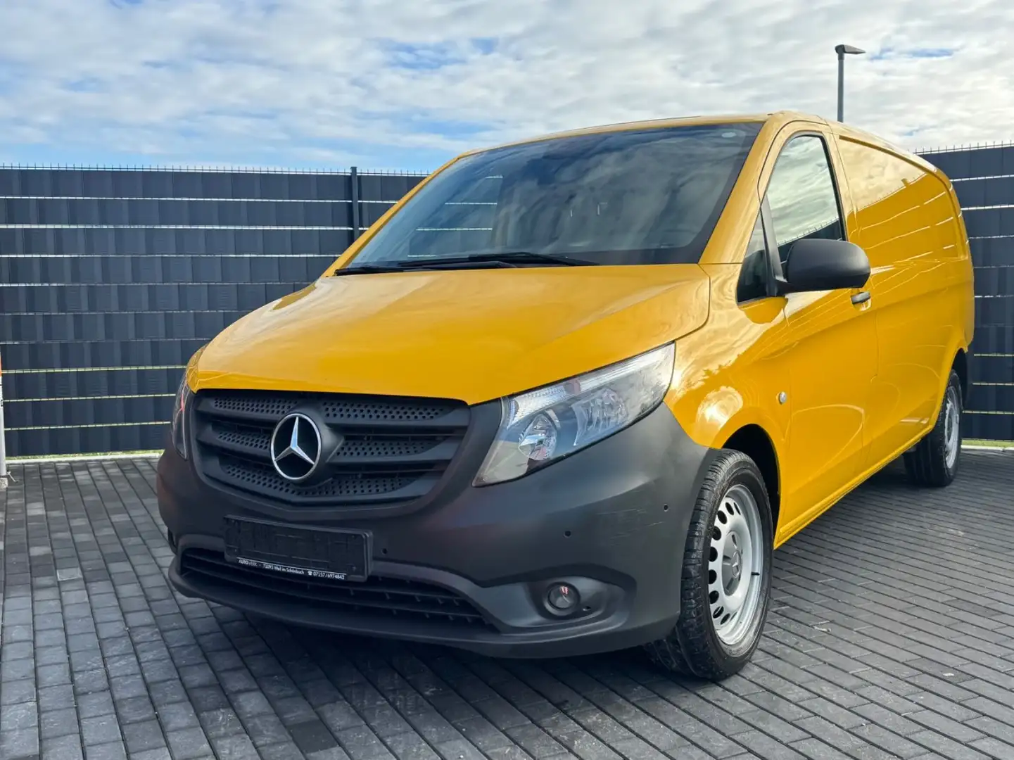 Mercedes-Benz Vito Kasten 114 CDI extralang*9G*CAM*NAVI*SHZ* Gelb - 1