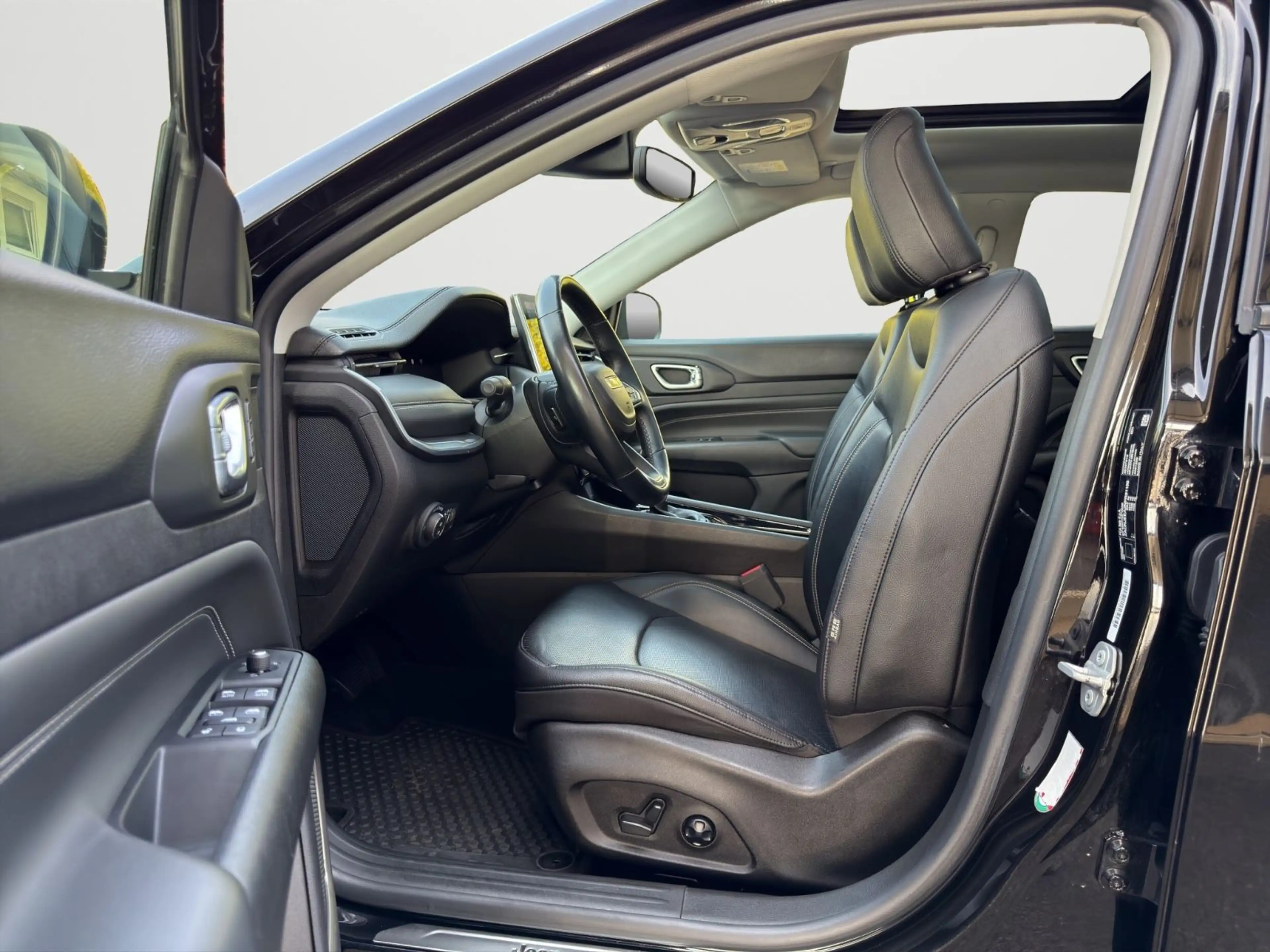Jeep Compass S Mild-Hybrid FWD*KAMERA*PANO*E-HECK* — photo 4