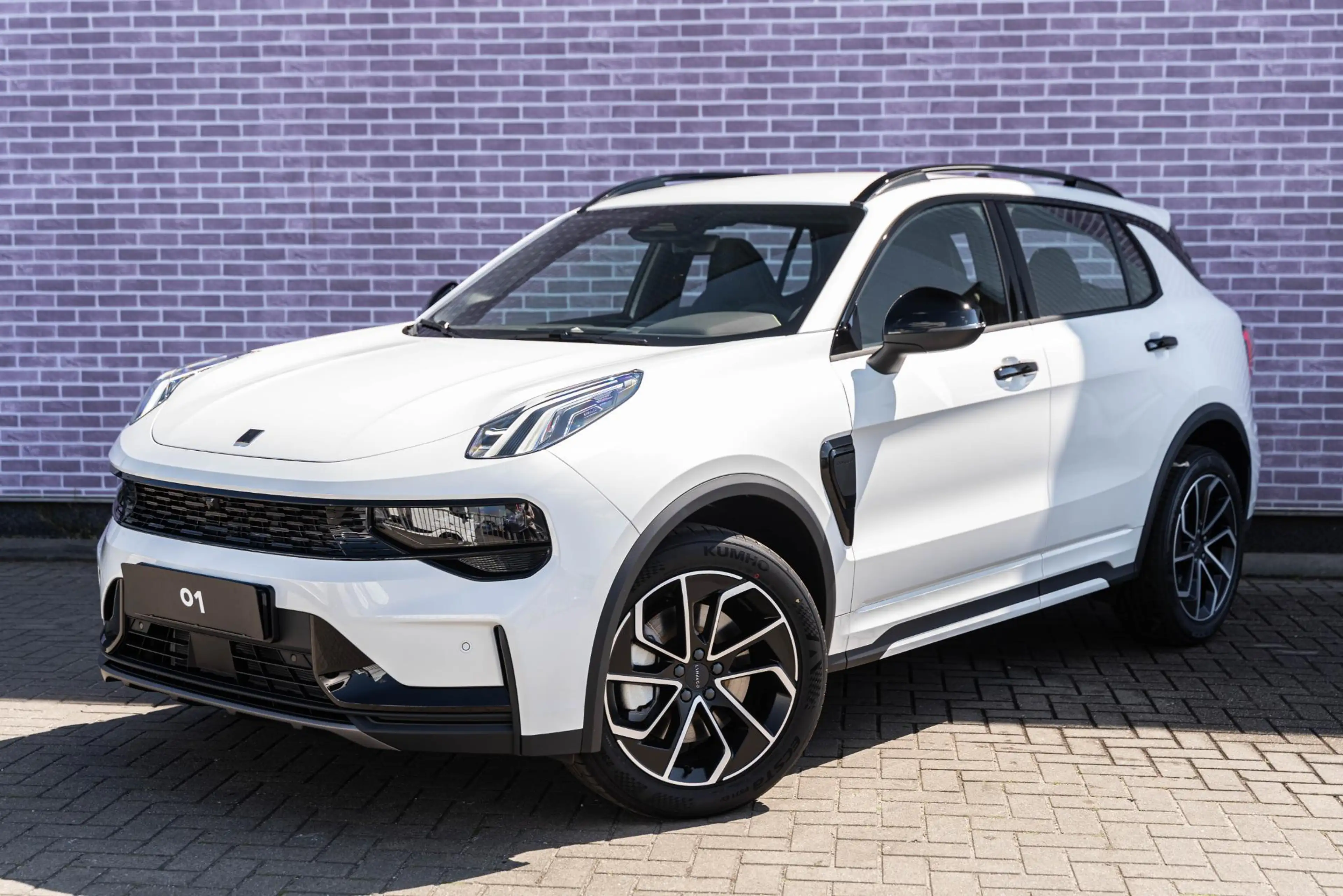 Lynk & Co 01 Plug-in Hybrid 1.5 Core | Ledverlichting | 1800 kg