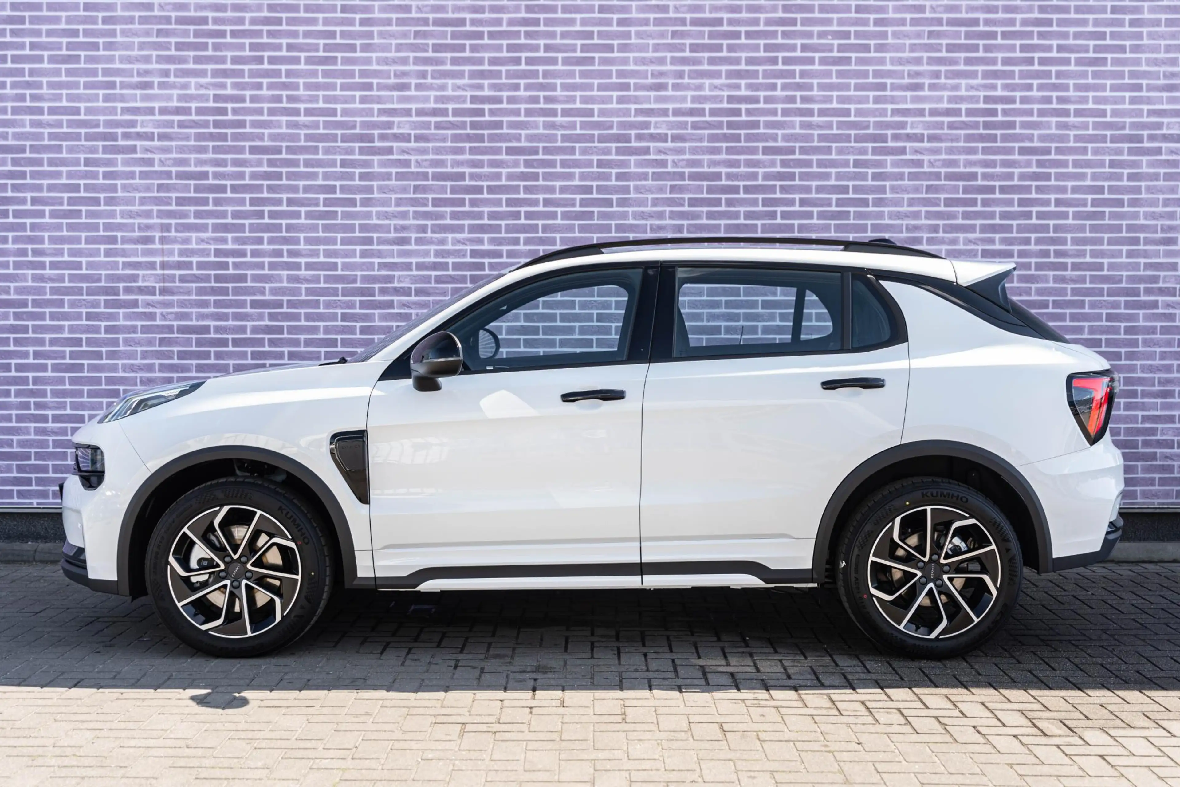 Lynk & Co 01 Plug-in Hybrid 1.5 Core | Ledverlichting | 1800 kg — photo 9