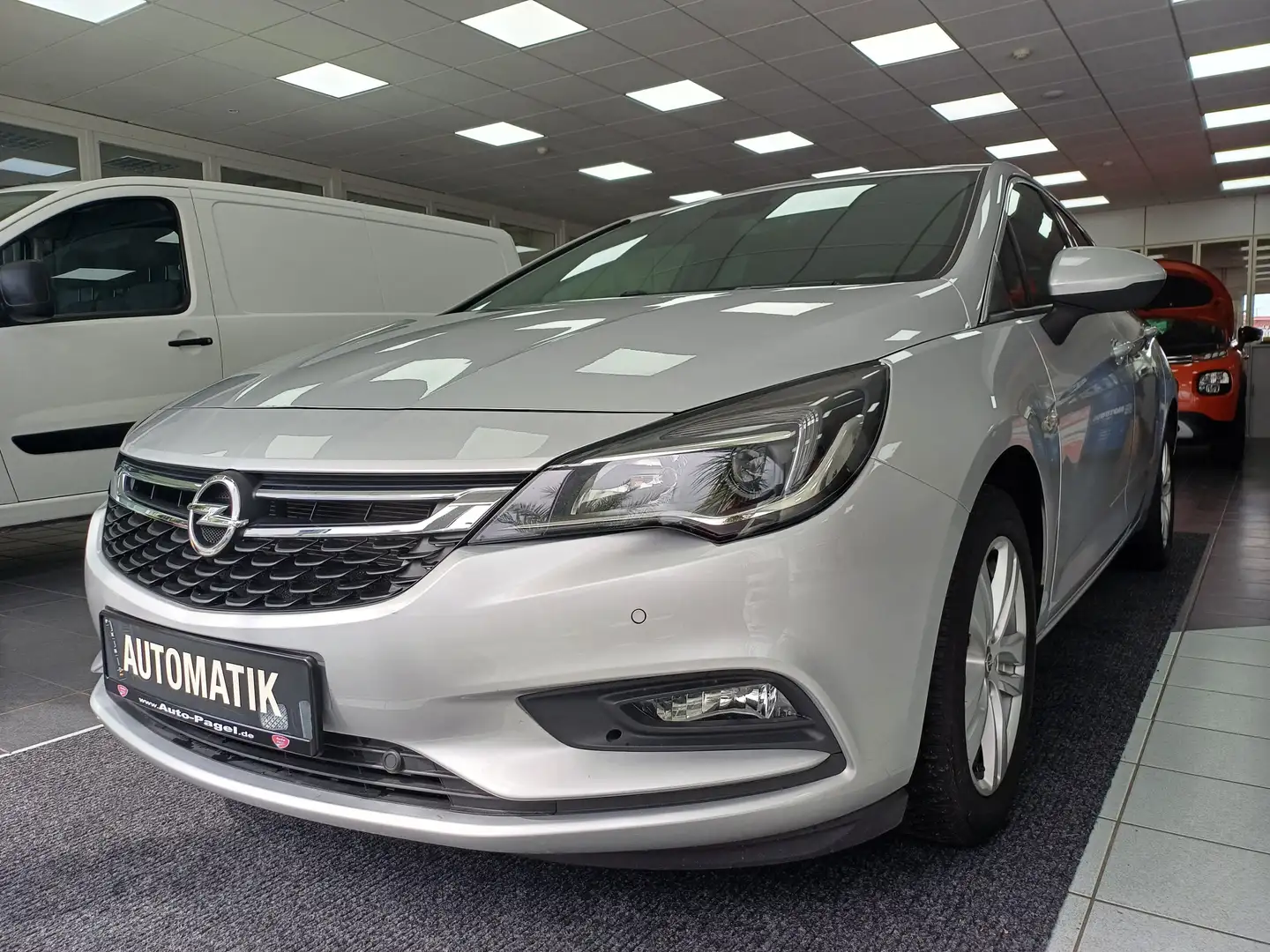 Opel Astra Dynamic Automatik / Tempomat / DAB / Sitzheizung Grijs - 1