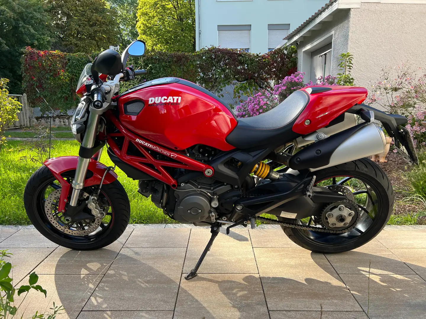 Ducati Monster 796 ABS Czerwony - 1