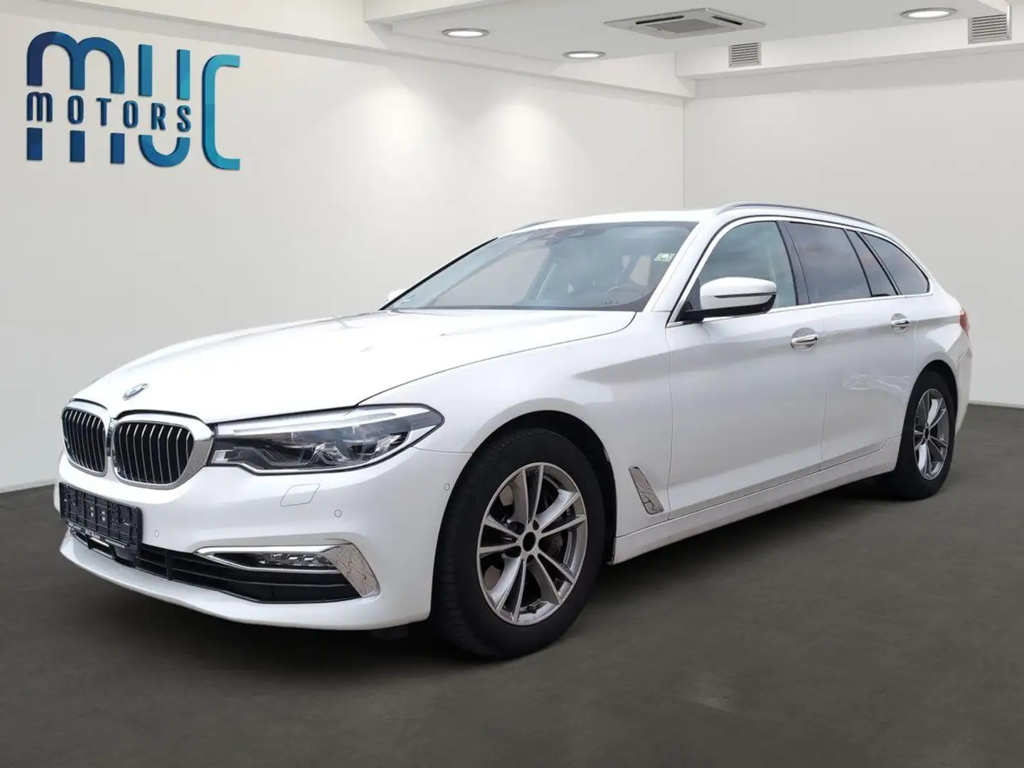 BMW 540 i xDrive LuxuryLine~NightVis~Pano~HuD~Driv.As Weiß - 1