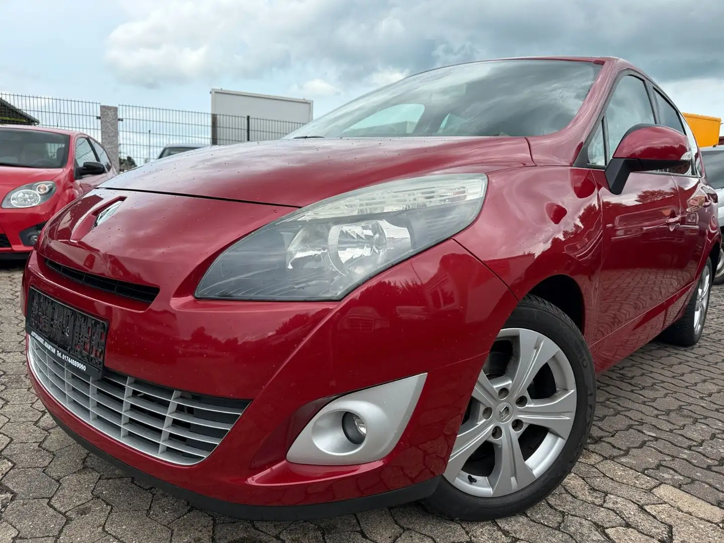 Renault Grand Scenic 2,0i Klima,Teilleder,Navi,AHK,PDC Červená - 1