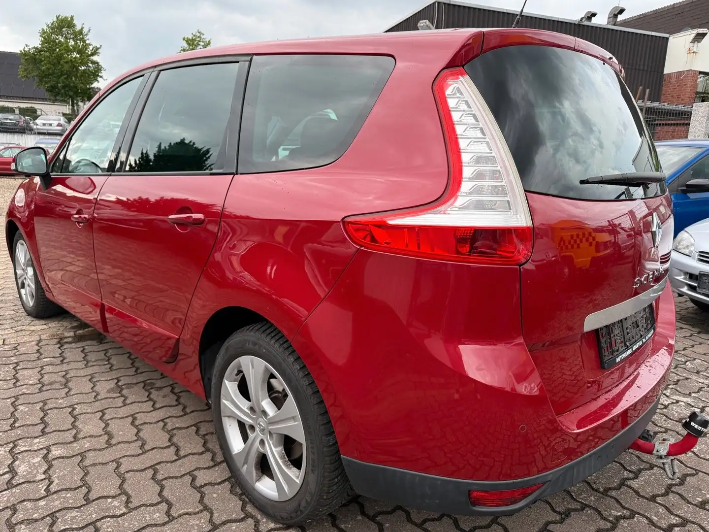 Renault Grand Scenic 2,0i Klima,Teilleder,Navi,AHK,PDC Červená - 2