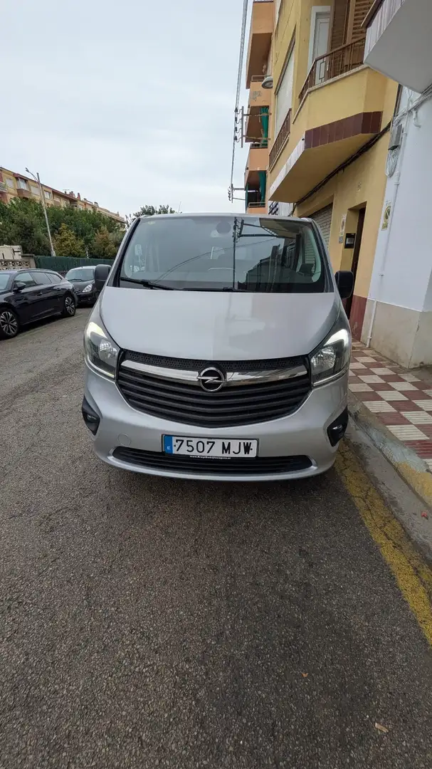 Opel Vivaro 1.6CDTi 29 L2H1 Selective 115 doble cabina Gris - 1
