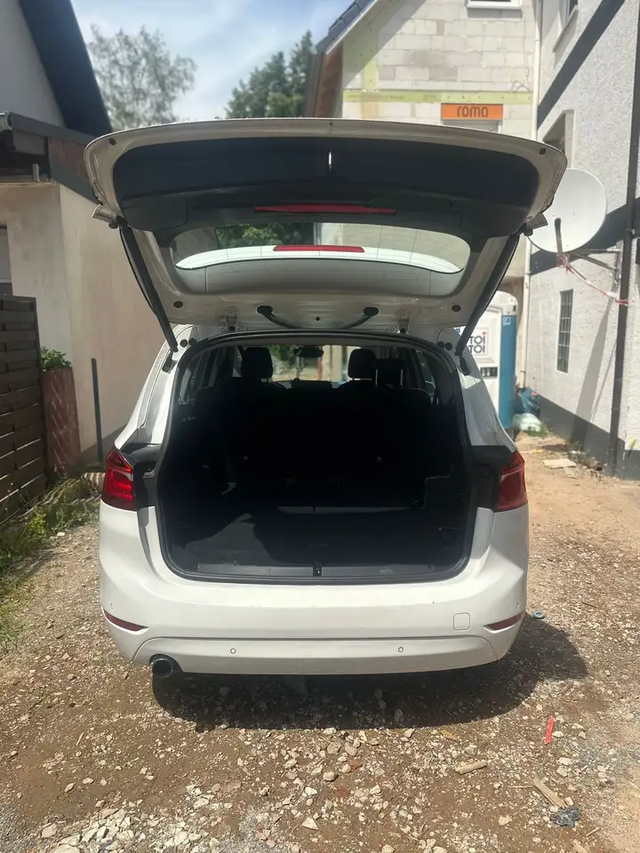 BMW 218 218d Gran Tourer 12