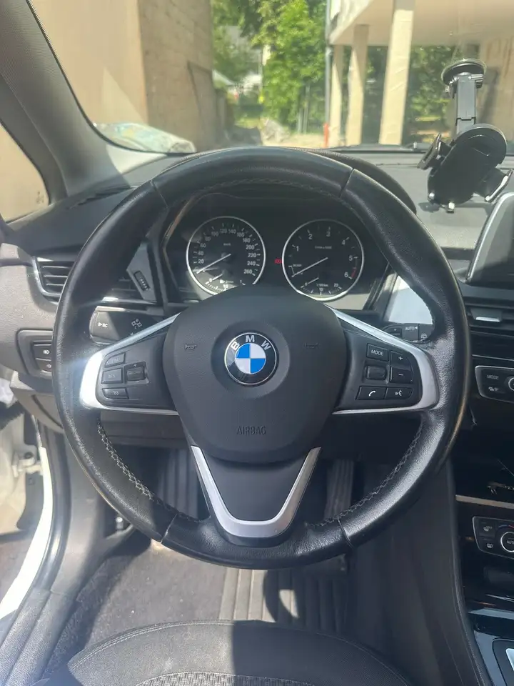 BMW 218 218d Gran Tourer 8