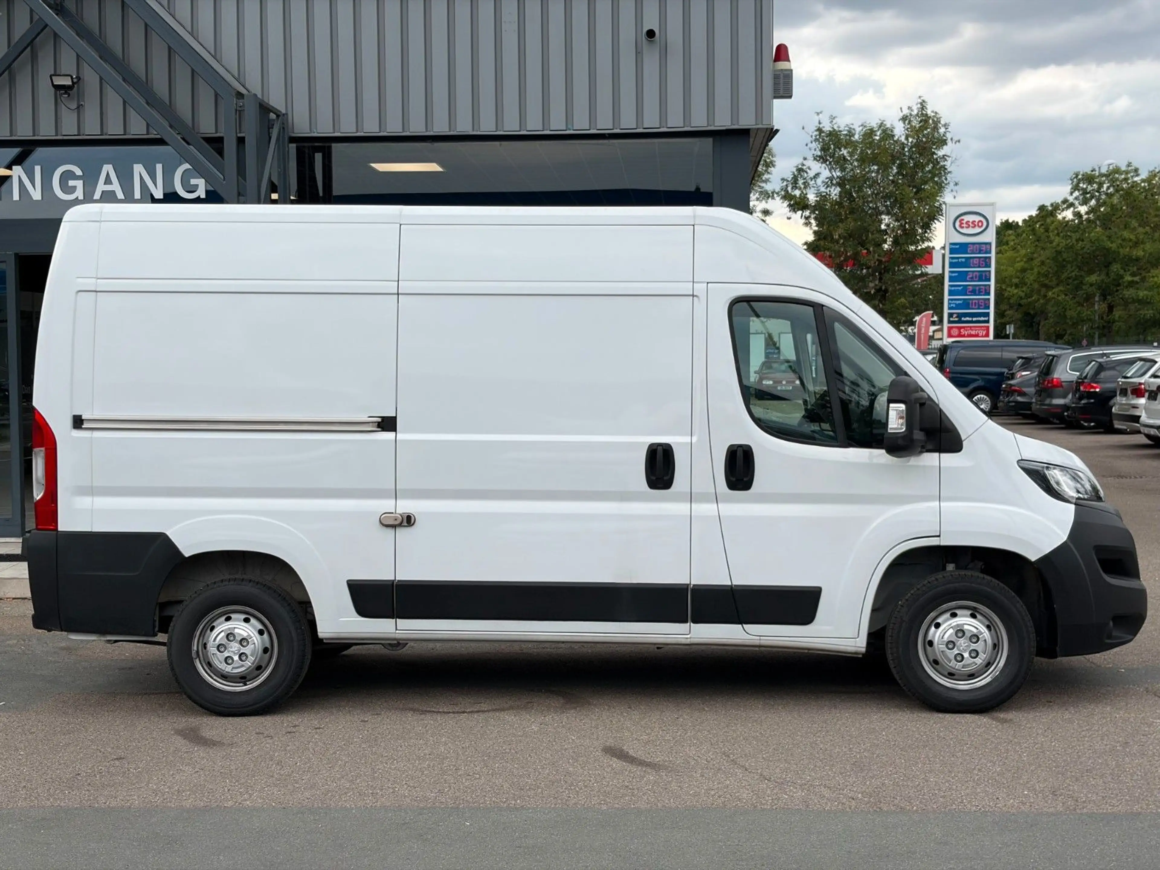 Peugeot Boxer 2.2 BlueHDi Kasten Hochraum 333 L2H2 140 — photo 2