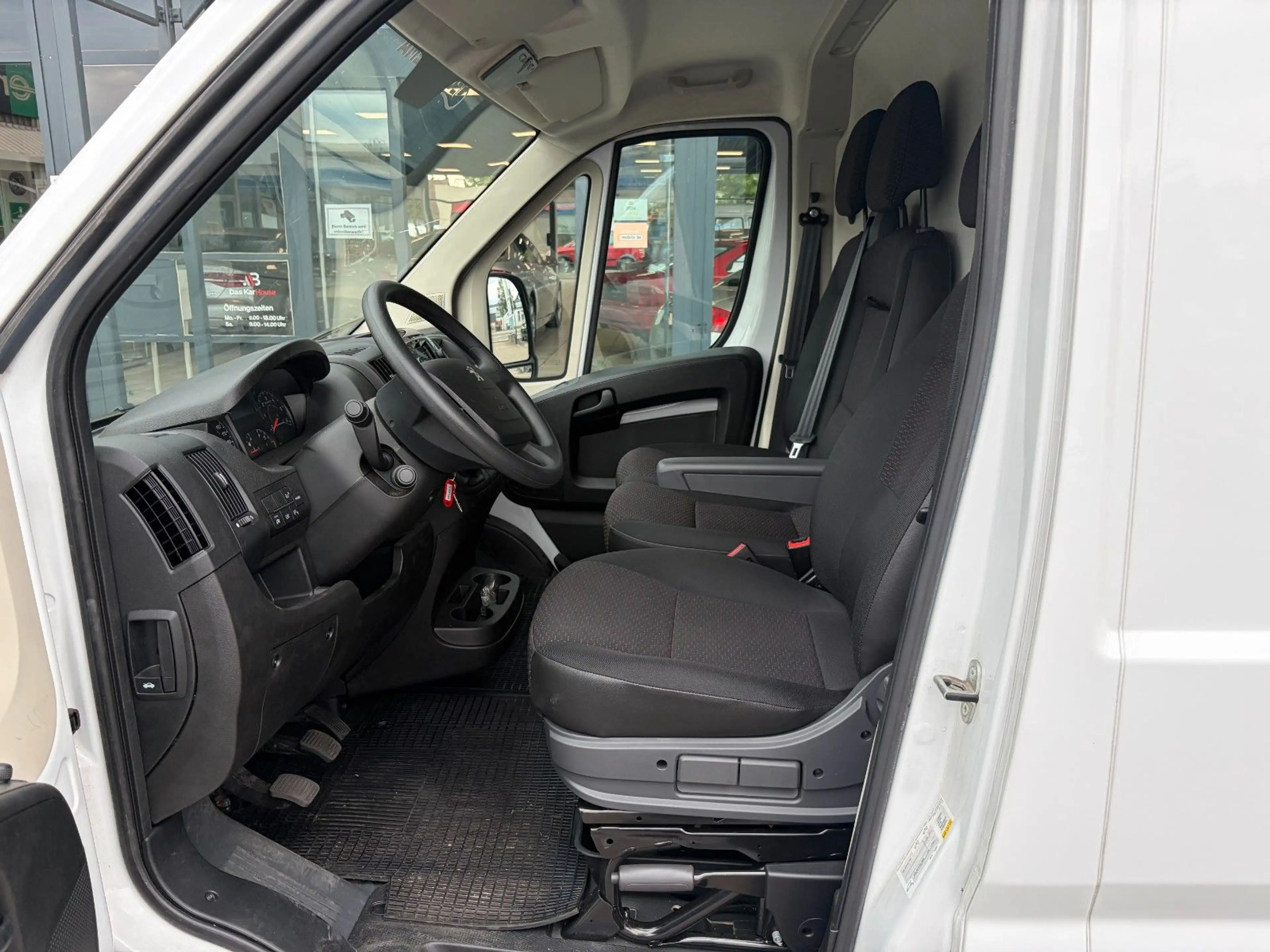 Peugeot Boxer 2.2 BlueHDi Kasten Hochraum 333 L2H2 140 — photo 14