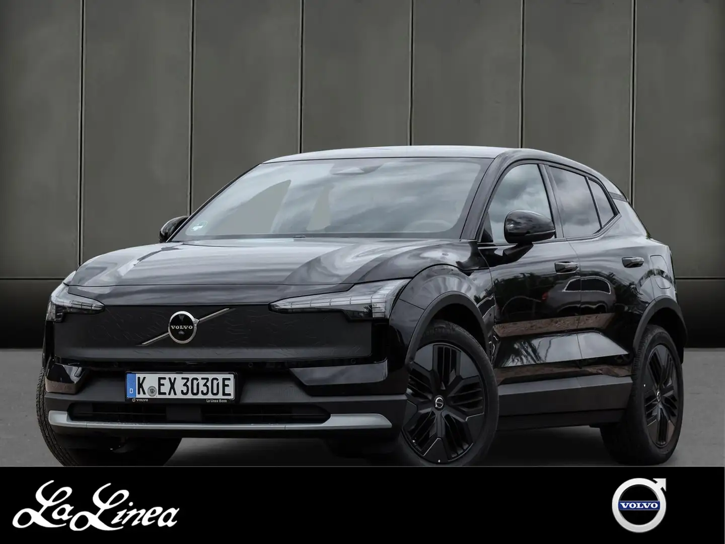 Volvo EX30 Cross Country Twin Motor Performance AWD Ultra Noir - 1